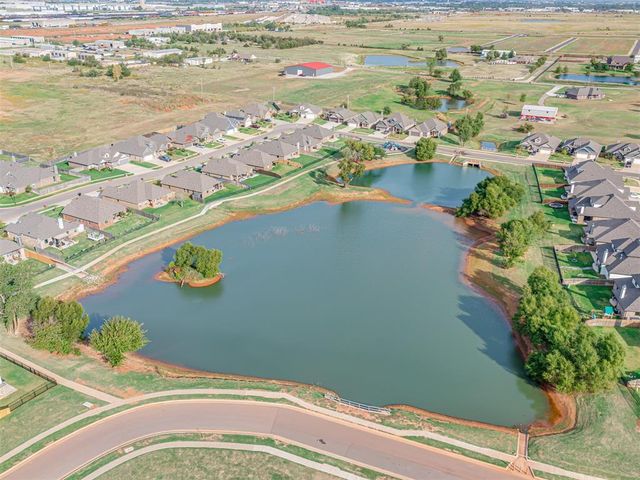 1001 NE 34th Terrace, Moore, OK 73160