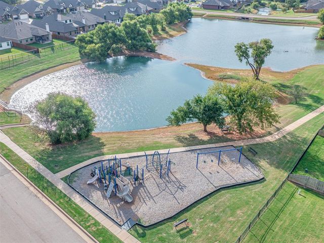 1001 NE 34th Terrace, Moore, OK 73160