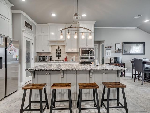 1001 NE 34th Terrace, Moore, OK 73160