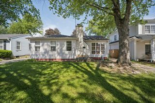 735 Prairie Avenue, Barrington, IL 60010