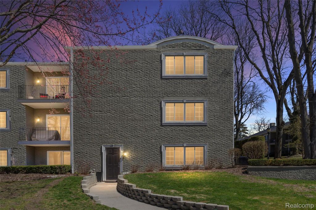 1113 N Old Woodward Avenue 78, Birmingham, MI 48009