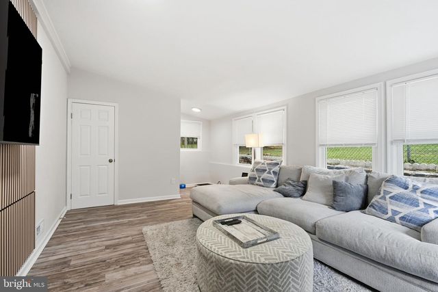 121 TREVOSE RD, Feasterville-trevose, PA 19053