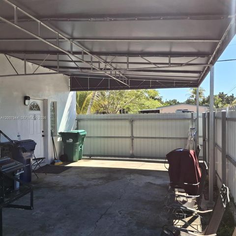 12215 SW 217th St, Miami, FL 33170