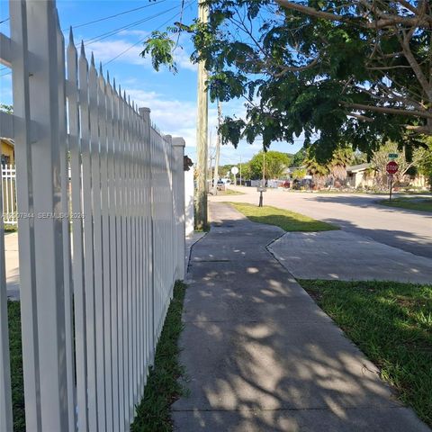 12215 SW 217th St, Miami, FL 33170