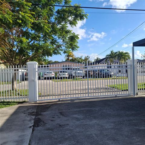 12215 SW 217th St, Miami, FL 33170