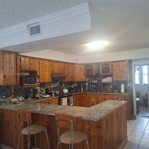 12215 SW 217th St, Miami, FL 33170