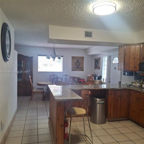 12215 SW 217th St, Miami, FL 33170