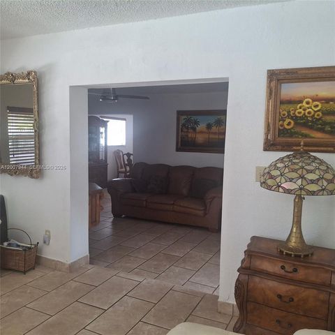 12215 SW 217th St, Miami, FL 33170