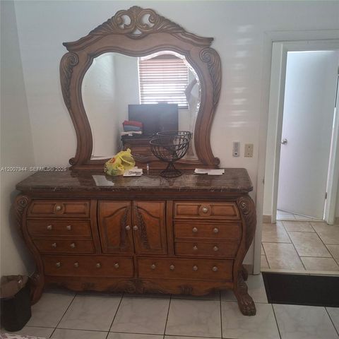 12215 SW 217th St, Miami, FL 33170