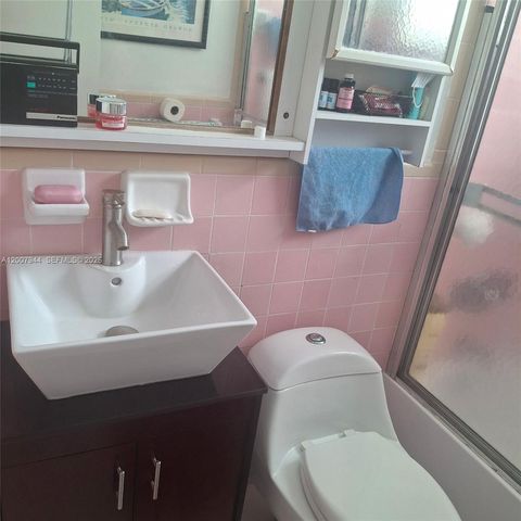 12215 SW 217th St, Miami, FL 33170