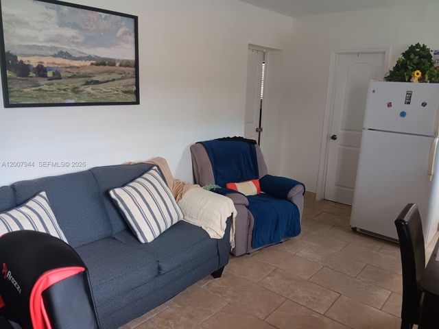 12215 SW 217th St, Miami, FL 33170