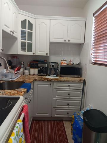 12215 SW 217th St, Miami, FL 33170