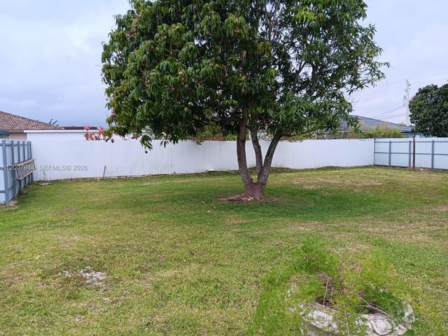 12215 SW 217th St, Miami, FL 33170