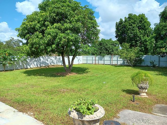 12215 SW 217th St, Miami, FL 33170