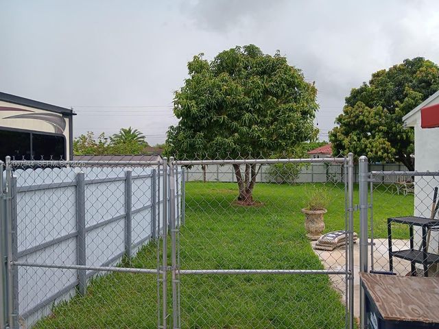 12215 SW 217th St, Miami, FL 33170
