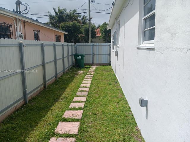 12215 SW 217th St, Miami, FL 33170