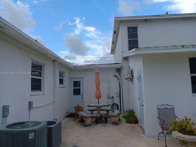 12215 SW 217th St, Miami, FL 33170