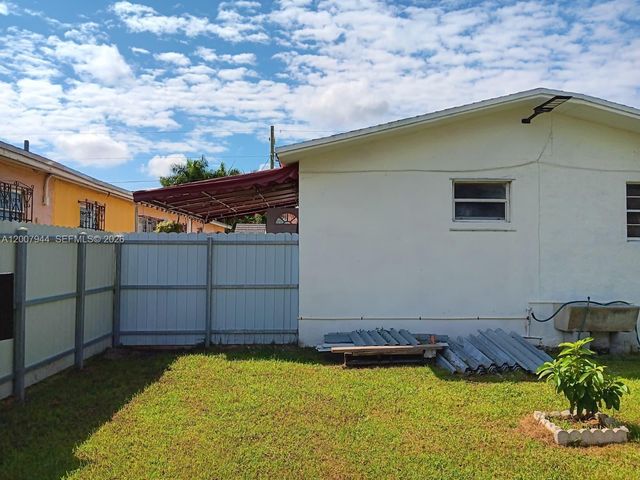 12215 SW 217th St, Miami, FL 33170