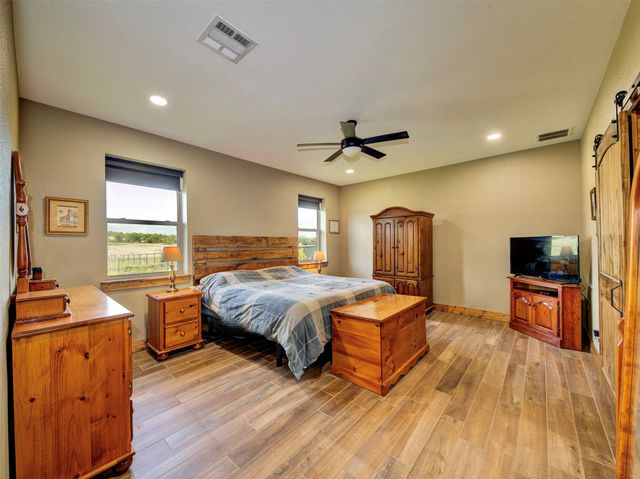 1020 County Road 1596, Alvord, TX 76225