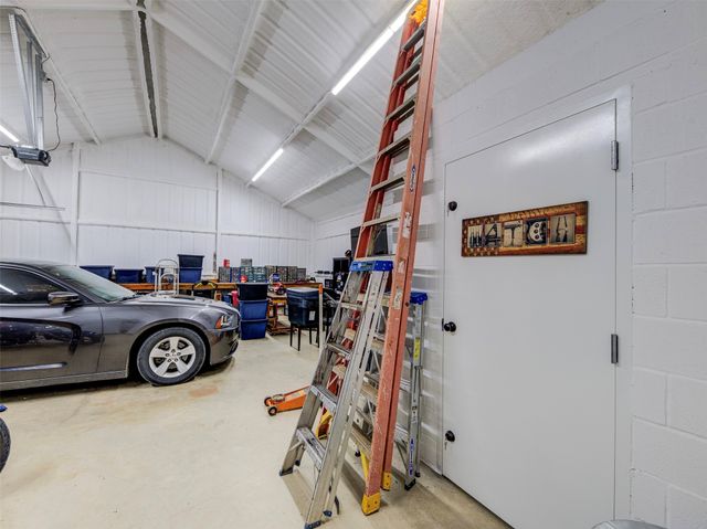 1020 County Road 1596, Alvord, TX 76225