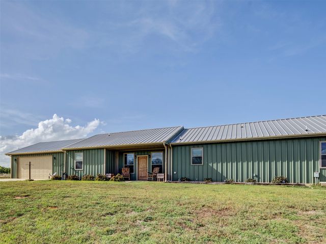 1020 County Road 1596, Alvord, TX 76225