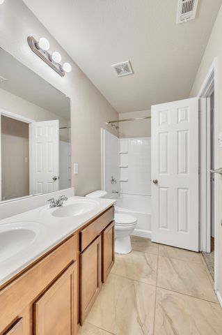 9204 Tierra Verde Drive, Fort Worth, TX 76177