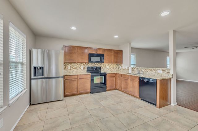 9204 Tierra Verde Drive, Fort Worth, TX 76177