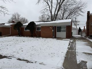 15338 Helen Street, Southgate, MI 48195