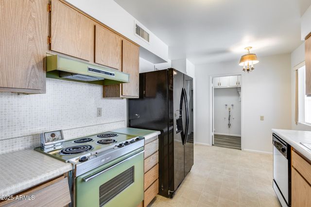 10863 W THUNDERBIRD Boulevard, Sun City, AZ 85351