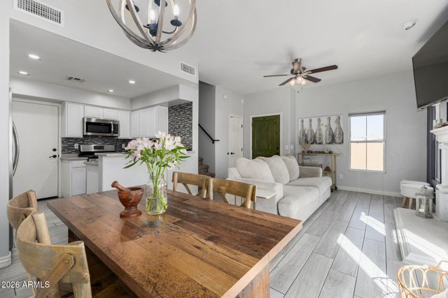 5015 E CHEYENNE Drive 21, Phoenix, AZ 85044