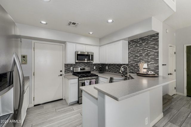 5015 E CHEYENNE Drive 21, Phoenix, AZ 85044