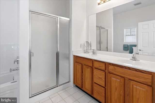 9 LIEDTKE DR, Cranbury, NJ 08512