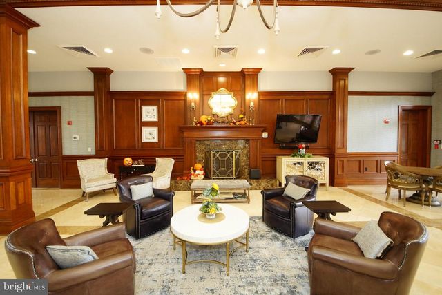 9 LIEDTKE DR, Cranbury, NJ 08512