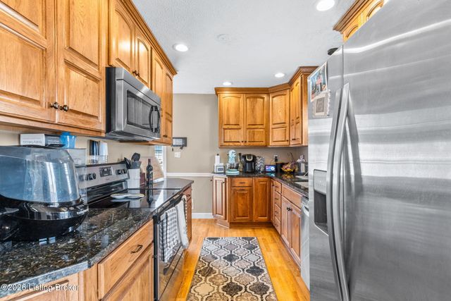 11809 Mahogany Dr, Louisville, KY 40272