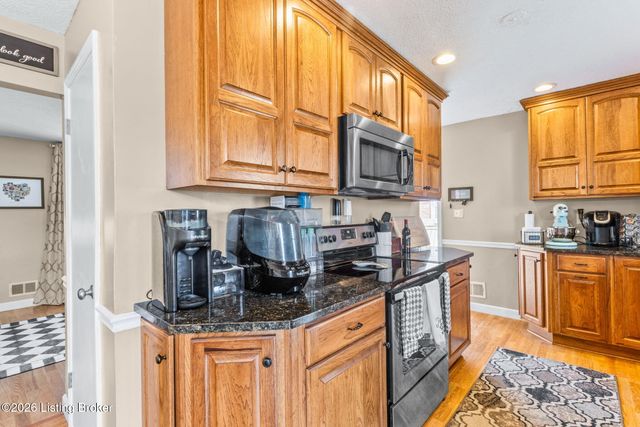 11809 Mahogany Dr, Louisville, KY 40272