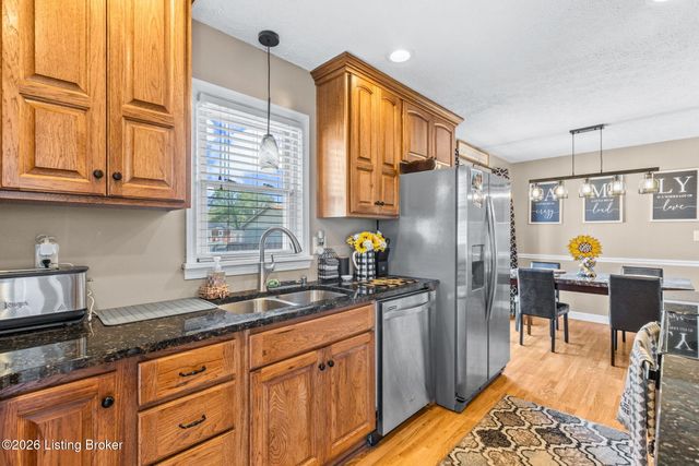 11809 Mahogany Dr, Louisville, KY 40272