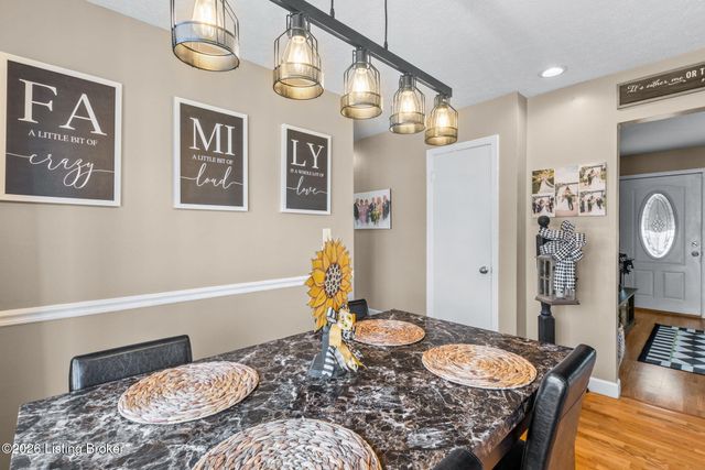 11809 Mahogany Dr, Louisville, KY 40272