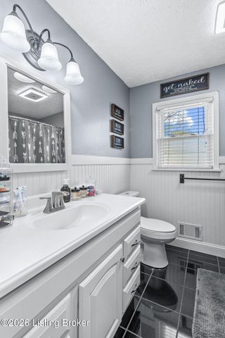 11809 Mahogany Dr, Louisville, KY 40272