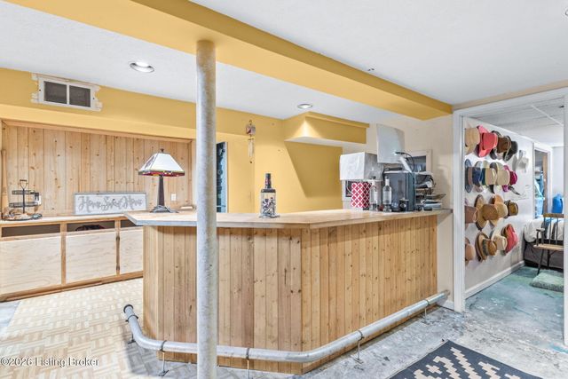 11809 Mahogany Dr, Louisville, KY 40272