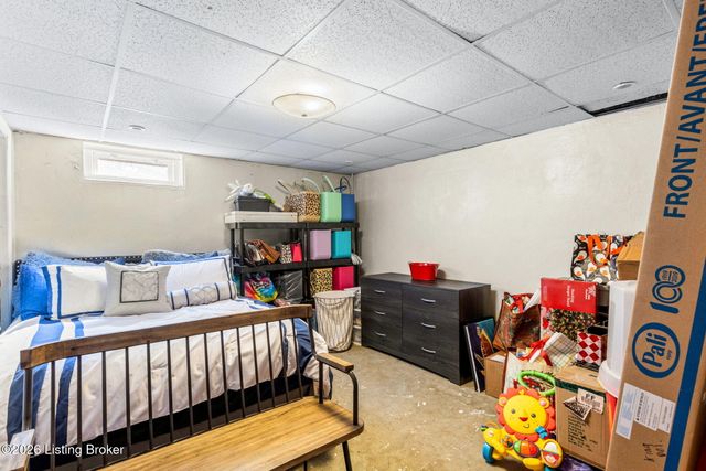 11809 Mahogany Dr, Louisville, KY 40272