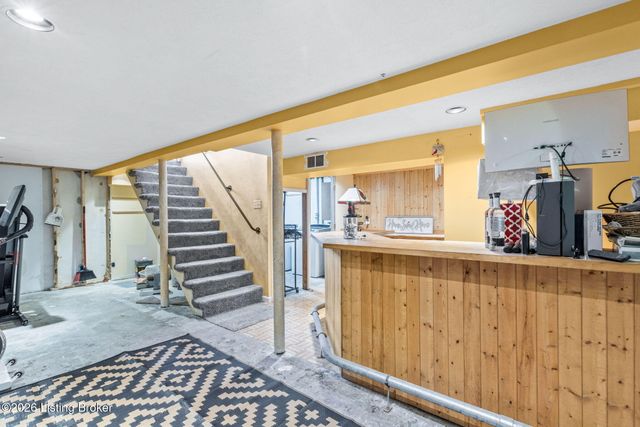 11809 Mahogany Dr, Louisville, KY 40272