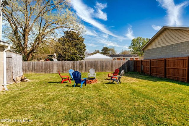 11809 Mahogany Dr, Louisville, KY 40272