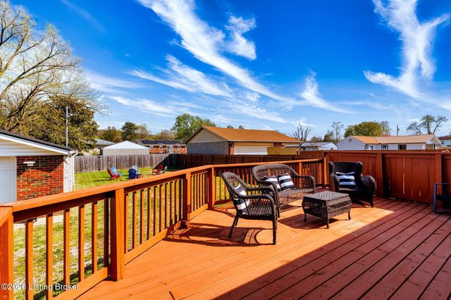 11809 Mahogany Dr, Louisville, KY 40272