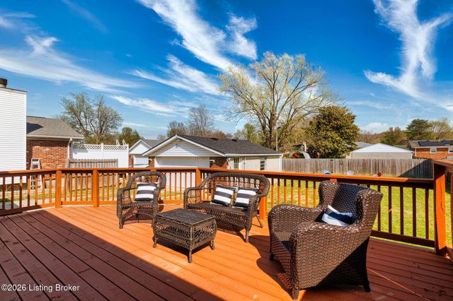 11809 Mahogany Dr, Louisville, KY 40272