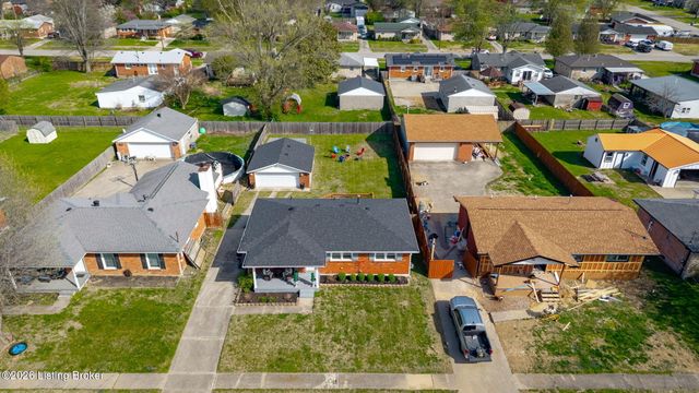 11809 Mahogany Dr, Louisville, KY 40272