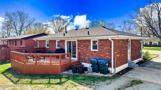 11809 Mahogany Dr, Louisville, KY 40272