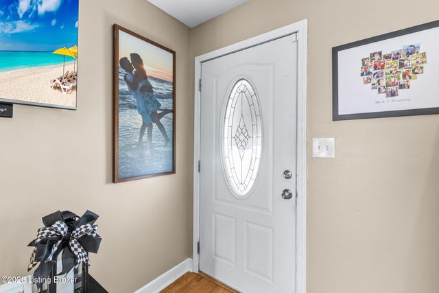 11809 Mahogany Dr, Louisville, KY 40272