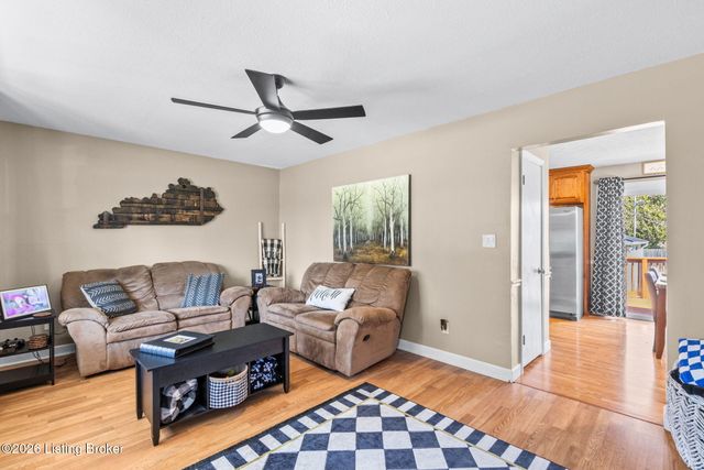 11809 Mahogany Dr, Louisville, KY 40272