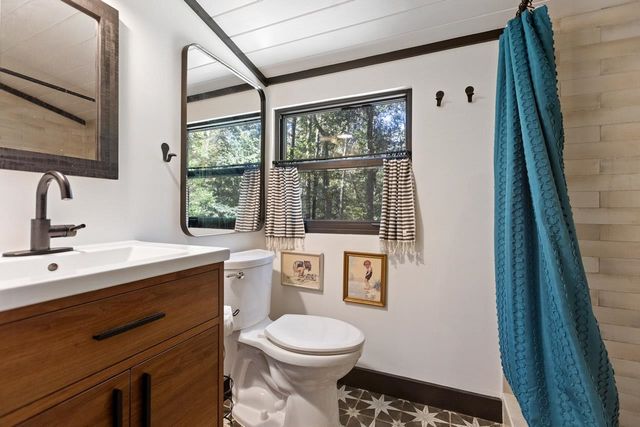 521 Conrad Hills Road, Havana, FL 32333