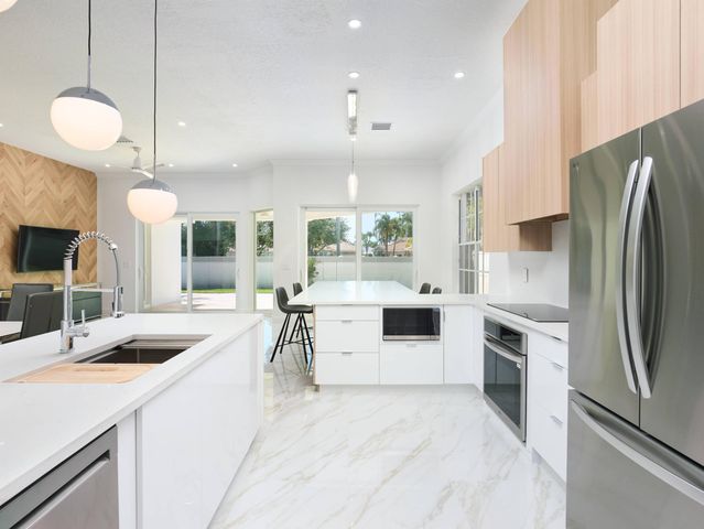 8186 Quail Meadow Way, West Palm Beach, FL 33412